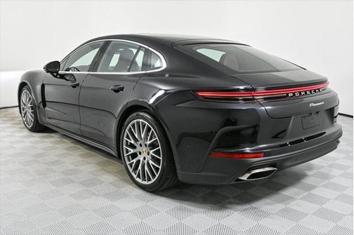 2024 Porsche Panamera 4