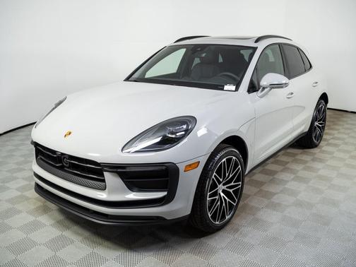 2026 Porsche Macan Base
