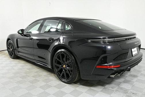 2025 Porsche Panamera E-Hybrid 4