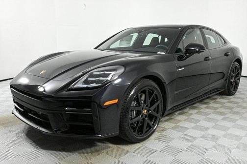 2025 Porsche Panamera E-Hybrid 4