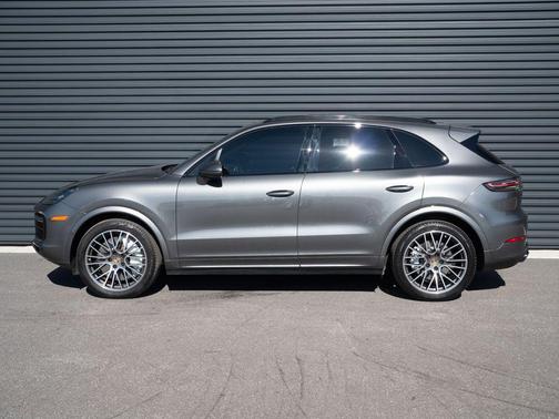 2023 Porsche Cayenne Turbo