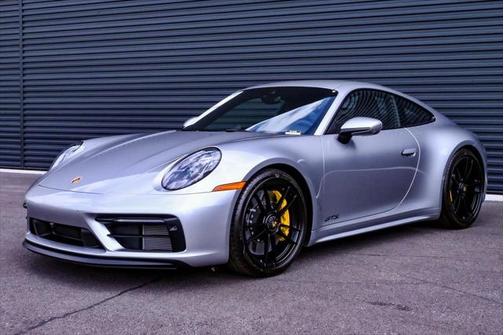2024 Porsche 911 Carrera 4 GTS