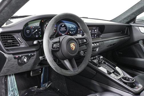 2024 Porsche 911 Carrera 4 GTS