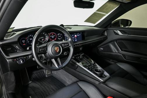 2020 Porsche 911 Carrera