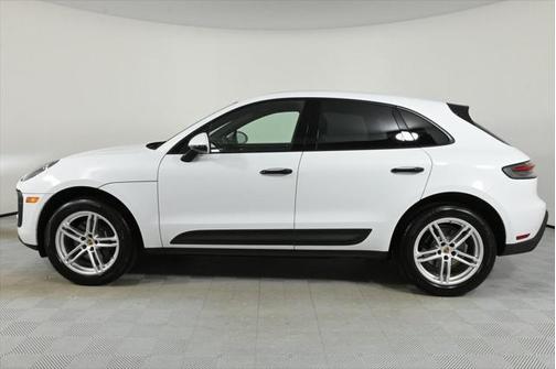2022 Porsche Macan Base