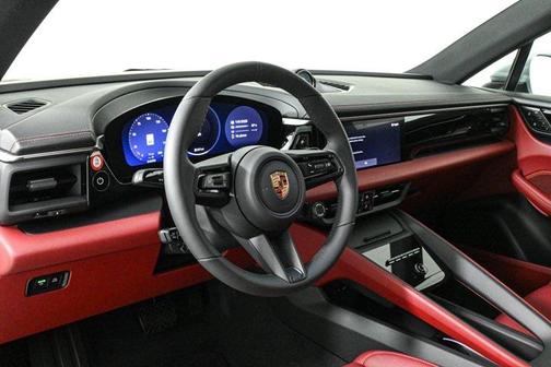 2025 Porsche Macan Turbo