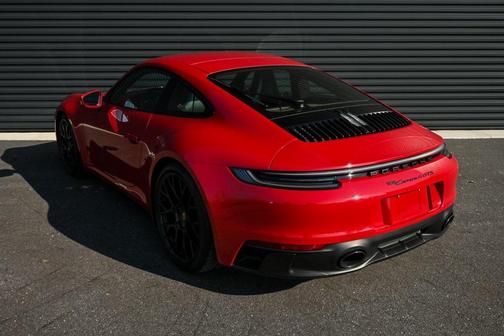 2022 Porsche 911 Carrera 4 GTS