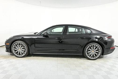 2025 Porsche Panamera 4