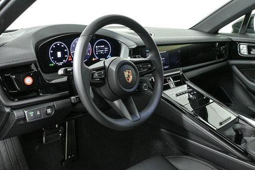 2025 Porsche Panamera 4