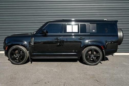 2024 Land Rover Defender V8