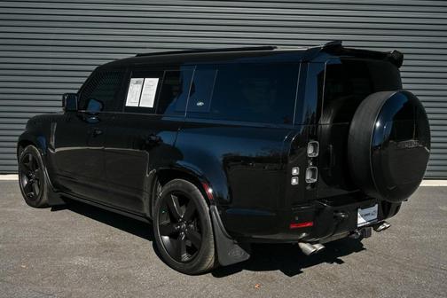 2024 Land Rover Defender V8