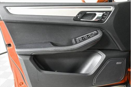 2022 Porsche Macan Base