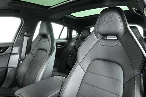2025 Porsche Panamera E-Hybrid 4