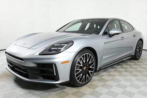 2025 Porsche Panamera E-Hybrid 4