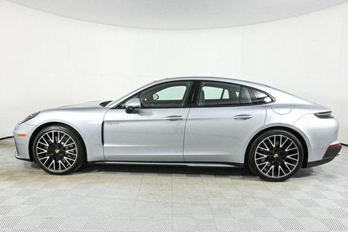 2025 Porsche Panamera E-Hybrid 4