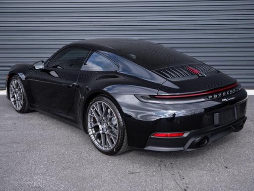 2025 Porsche 911 Carrera