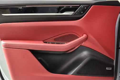 2025 Porsche Macan 4S