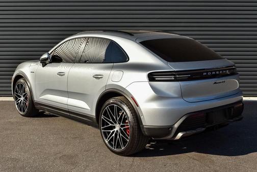 2025 Porsche Macan 4S