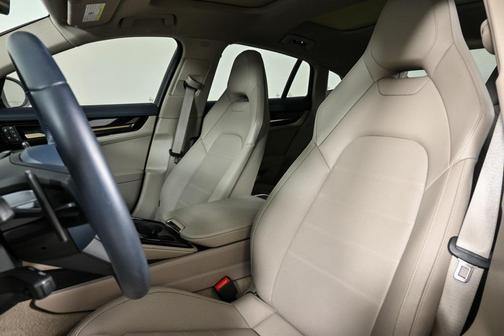 2024 Porsche Panamera 4