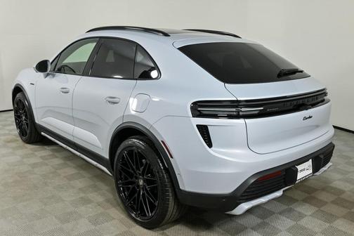 2025 Porsche Macan Turbo