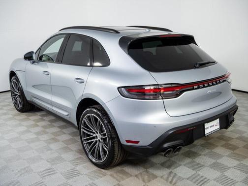 2026 Porsche Macan Base
