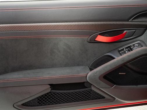 2025 Porsche 718 Cayman GT4 RS