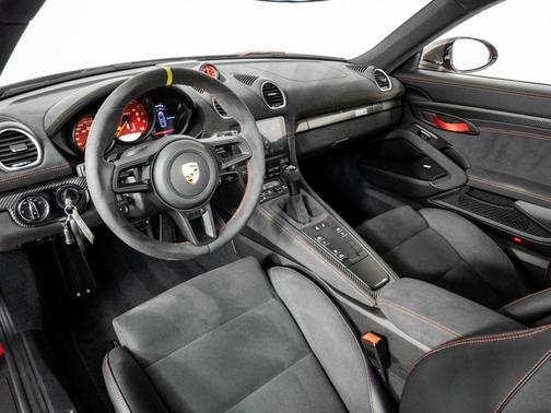 2025 Porsche 718 Cayman GT4 RS