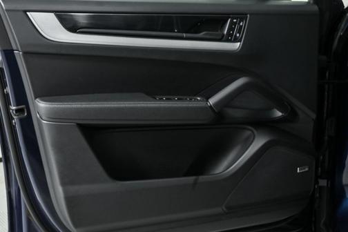 2024 Porsche Cayenne Base