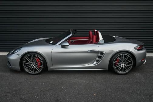 2024 Porsche 718 Boxster S