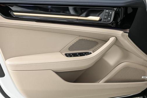 2024 Porsche Panamera 4