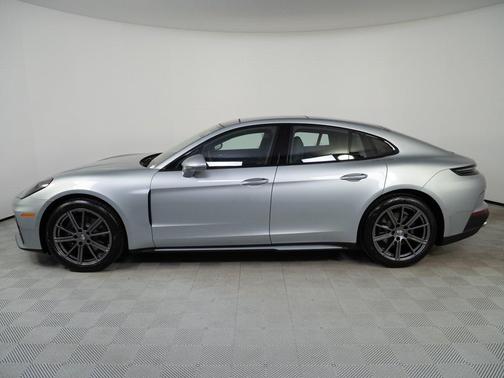 2026 Porsche Panamera Base