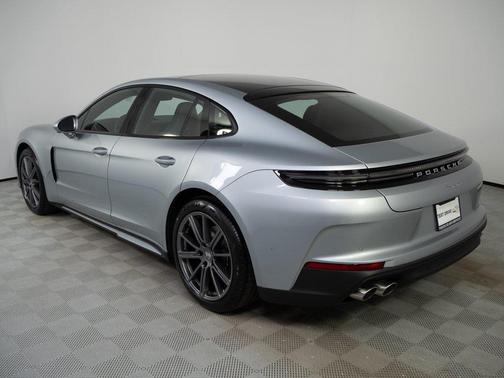 2026 Porsche Panamera Base