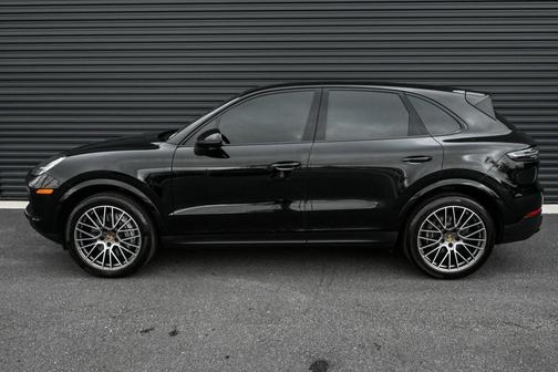 2023 Porsche Cayenne Platinum Edition