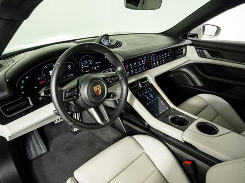 2022 Porsche Taycan Turbo S