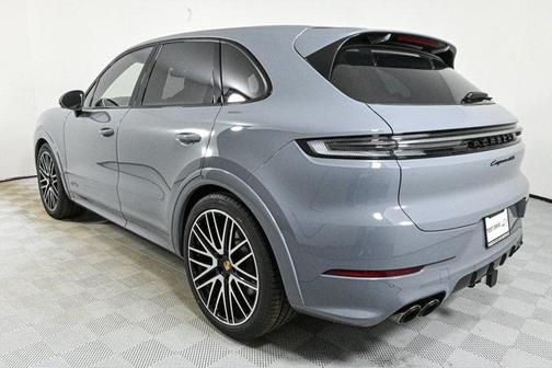 2025 Porsche Cayenne GTS
