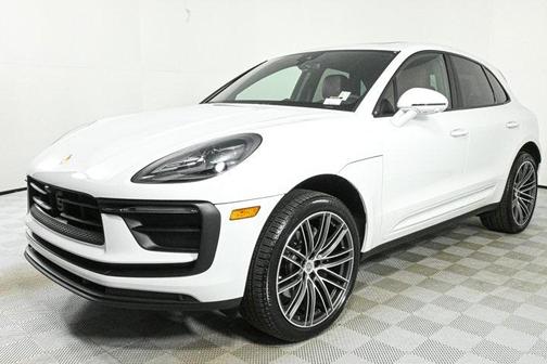 2025 Porsche Macan Base