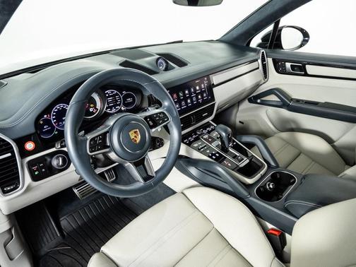 2023 Porsche Cayenne GTS