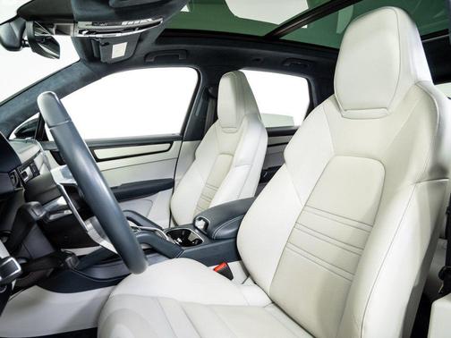 2023 Porsche Cayenne GTS