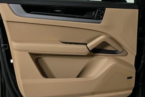 2025 Porsche Cayenne S
