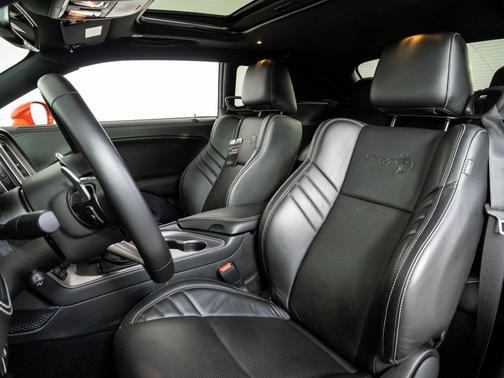 Go Mango 2023 Dodge Challenger SRT Hellcat