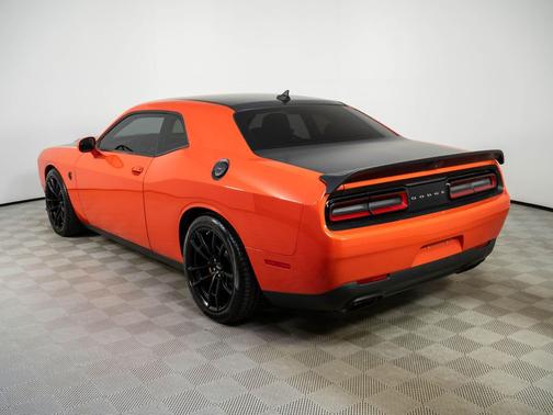 Go Mango 2023 Dodge Challenger SRT Hellcat