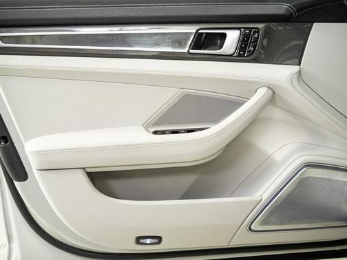 2020 Porsche Panamera 4