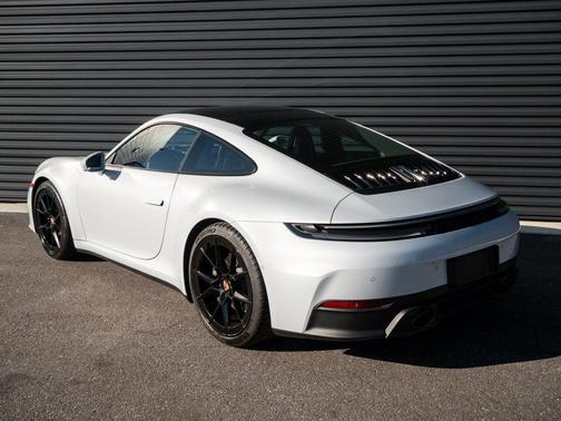 2026 Porsche 911 Carrera