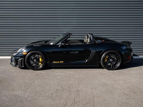 2025 Porsche 718 Spyder RS