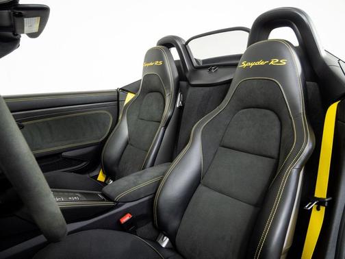 2025 Porsche 718 Spyder RS