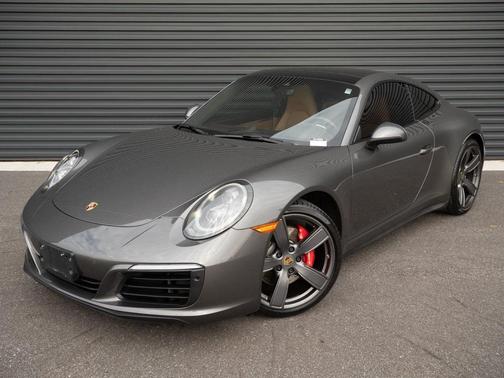 2018 Porsche 911 Carrera 4S