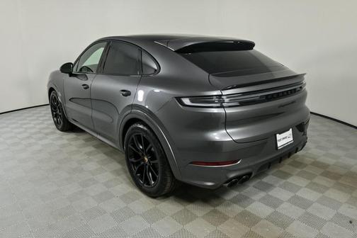 2025 Porsche Cayenne GTS