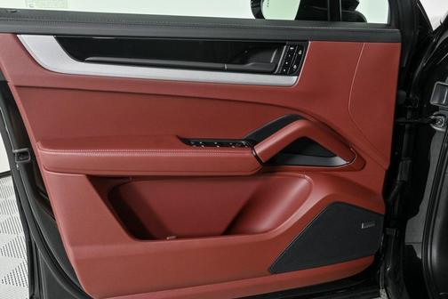 2025 Porsche Cayenne S