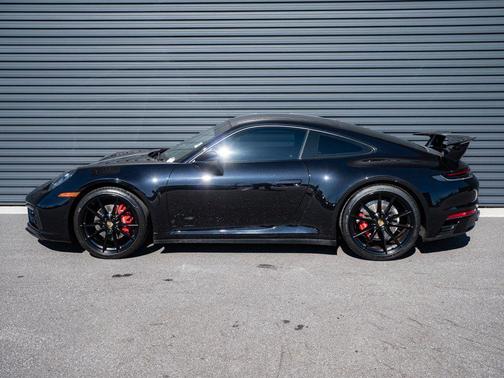 2021 Porsche 911 Carrera