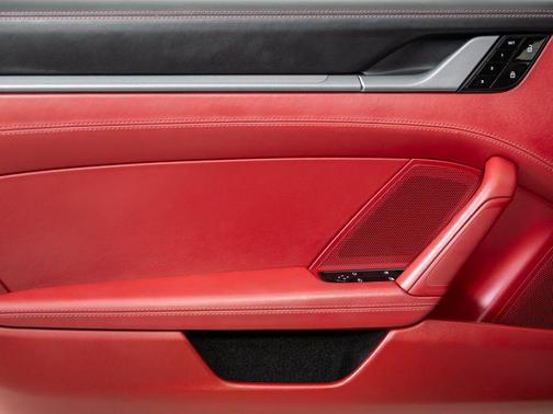 2021 Porsche 911 Carrera